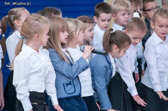 Ślubuję być dobrym uczciwym człowiekiem i dbać o dobre imię szkoły