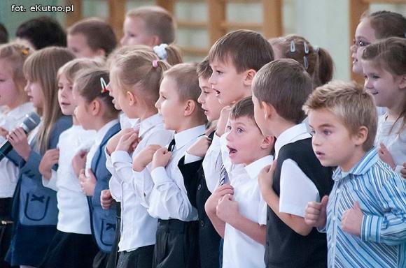 Ślubuję być dobrym uczciwym człowiekiem i dbać o dobre imię szkoły