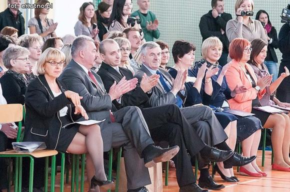 Ślubuję być dobrym uczciwym człowiekiem i dbać o dobre imię szkoły