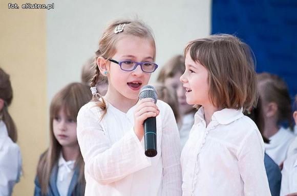 Ślubuję być dobrym uczciwym człowiekiem i dbać o dobre imię szkoły