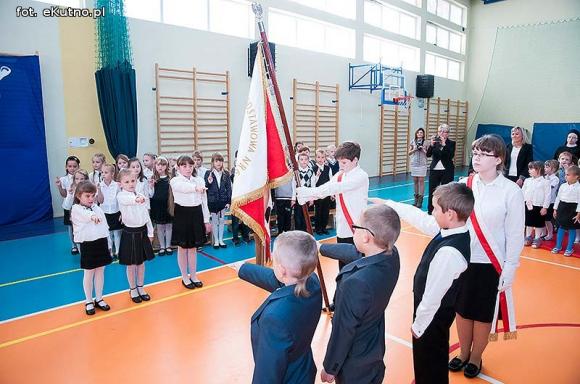 Ślubuję być dobrym uczciwym człowiekiem i dbać o dobre imię szkoły