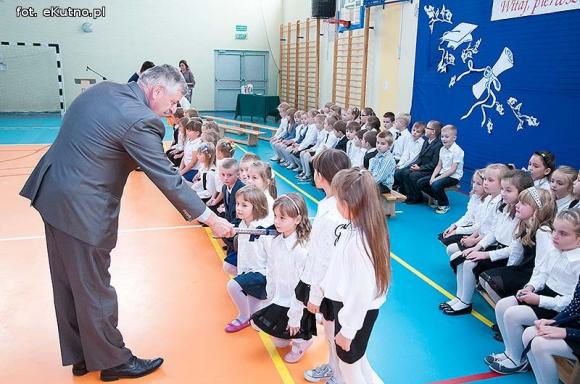 Ślubuję być dobrym uczciwym człowiekiem i dbać o dobre imię szkoły