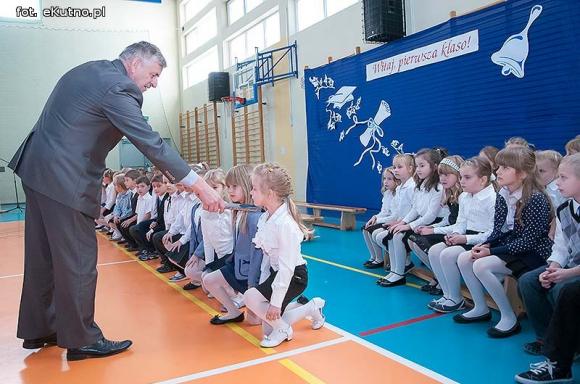 Ślubuję być dobrym uczciwym człowiekiem i dbać o dobre imię szkoły
