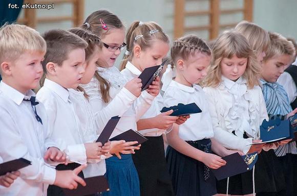Ślubuję być dobrym uczciwym człowiekiem i dbać o dobre imię szkoły