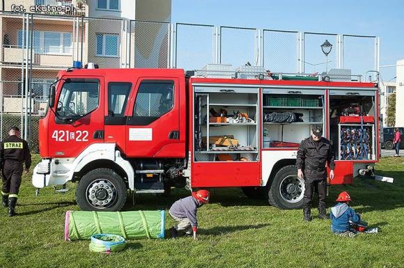 Bezpieczny dom i radość małych kutnian na festynie rodzinnym