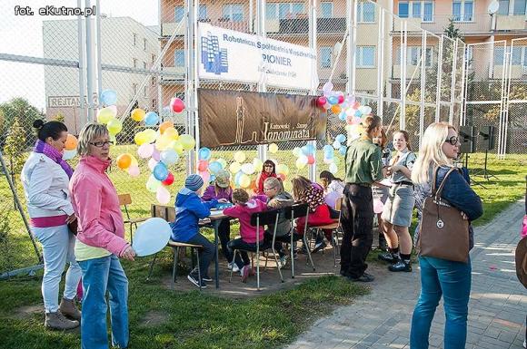 Bezpieczny dom i radość małych kutnian na festynie rodzinnym