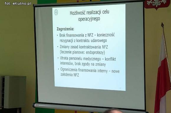 Zagrożenia dla szpitala: polityczne wojenki, opinie internautów i brak finansowania 14 mln zł długu