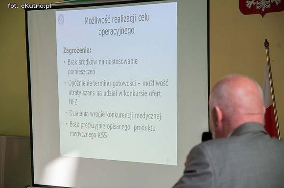 Zagrożenia dla szpitala: polityczne wojenki, opinie internautów i brak finansowania 14 mln zł długu