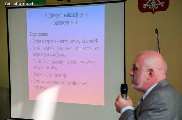 Zagrożenia dla szpitala: polityczne wojenki, opinie internautów i brak finansowania 14 mln zł długu