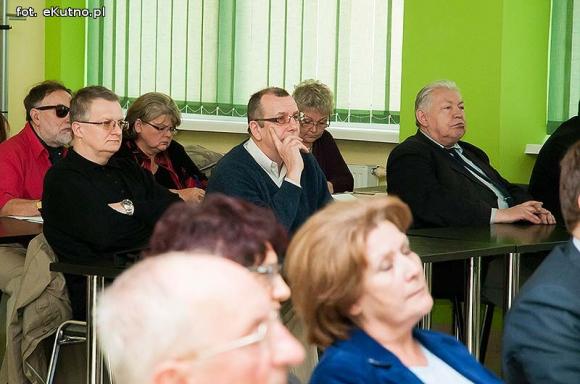 Zagrożenia dla szpitala: polityczne wojenki, opinie internautów i brak finansowania 14 mln zł długu