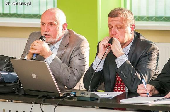 Zagrożenia dla szpitala: polityczne wojenki, opinie internautów i brak finansowania 14 mln zł długu