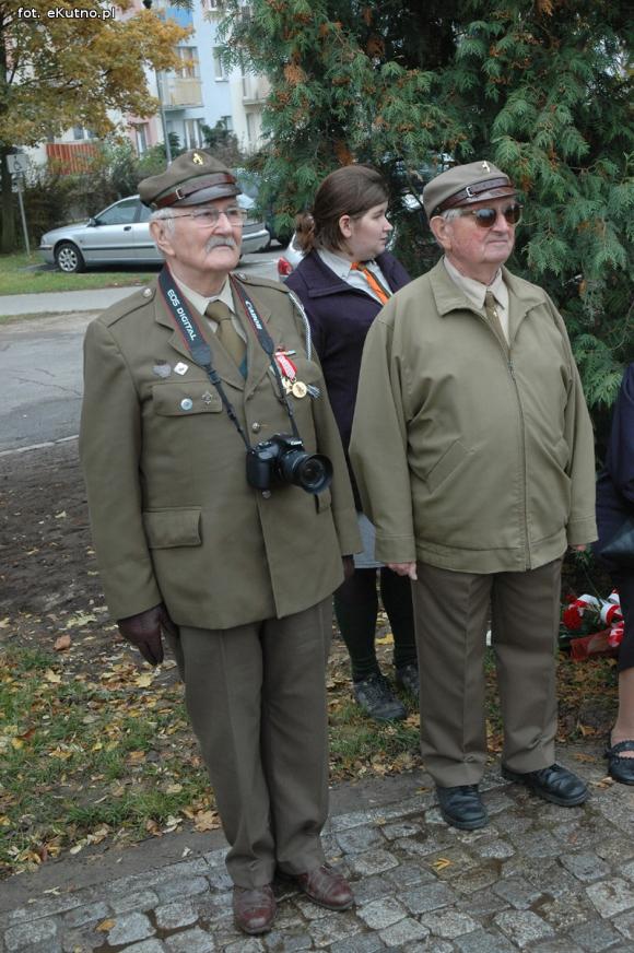 Odsłonięcie odnowionego Pomnika Poległych Harcerek i Harcerzy