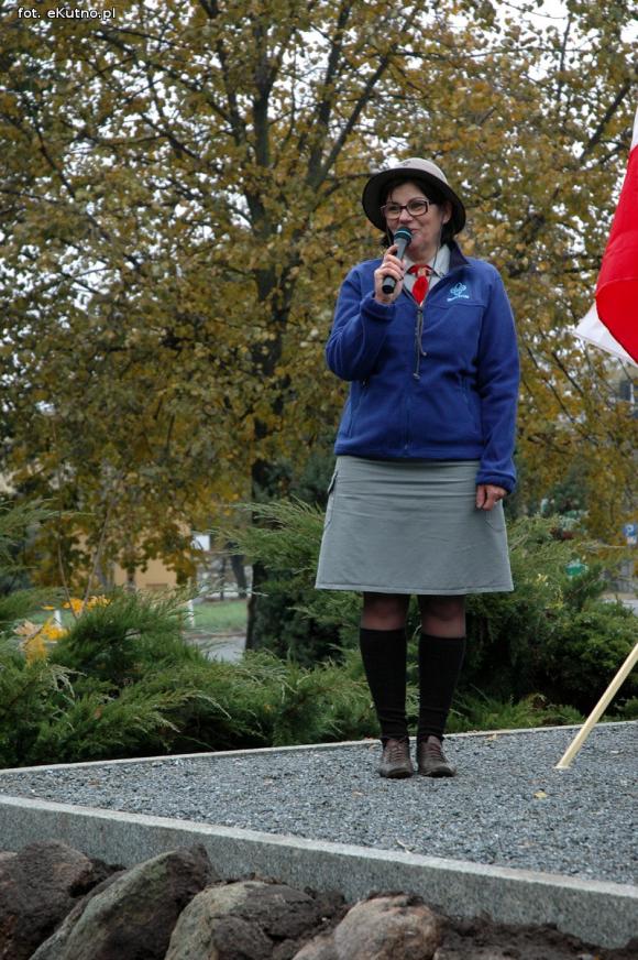 Odsłonięcie odnowionego Pomnika Poległych Harcerek i Harcerzy