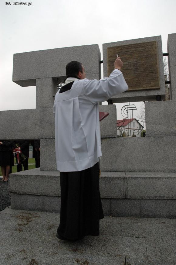 Odsłonięcie odnowionego Pomnika Poległych Harcerek i Harcerzy
