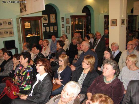 Krośniewice zaklęte w poezji