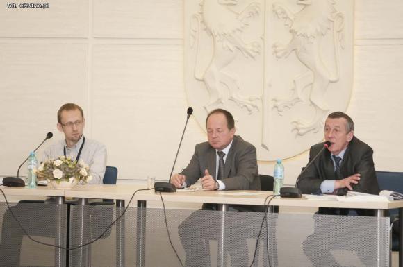 Zacięci wrogowie? Rozprawa administracyjna w sprawie decyzji środowiskowej dla Beef Beef