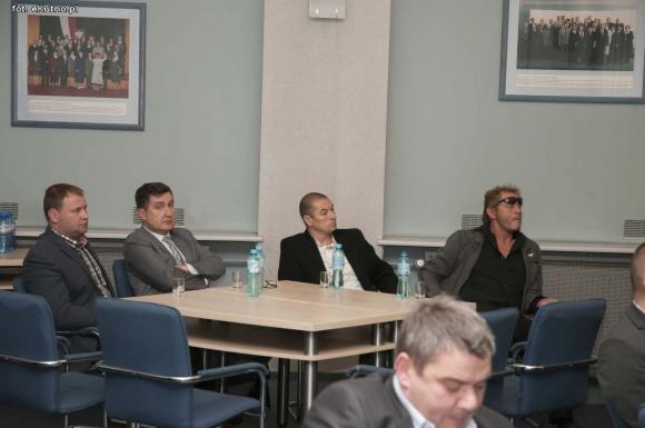 Zacięci wrogowie? Rozprawa administracyjna w sprawie decyzji środowiskowej dla Beef Beef