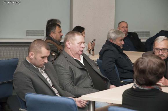 Zacięci wrogowie? Rozprawa administracyjna w sprawie decyzji środowiskowej dla Beef Beef