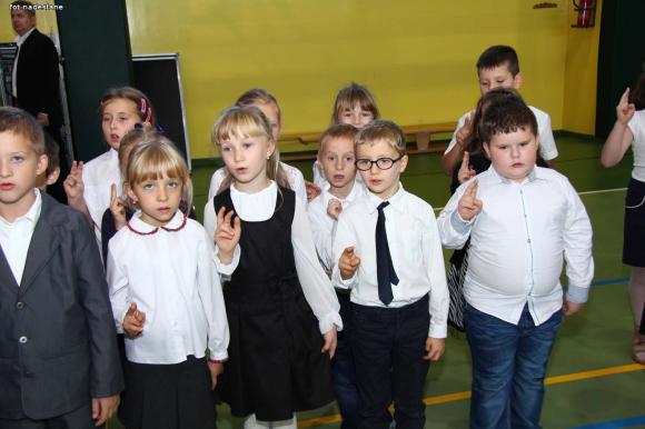 Uczniowie pierwszych klas uroczyście ślubowali