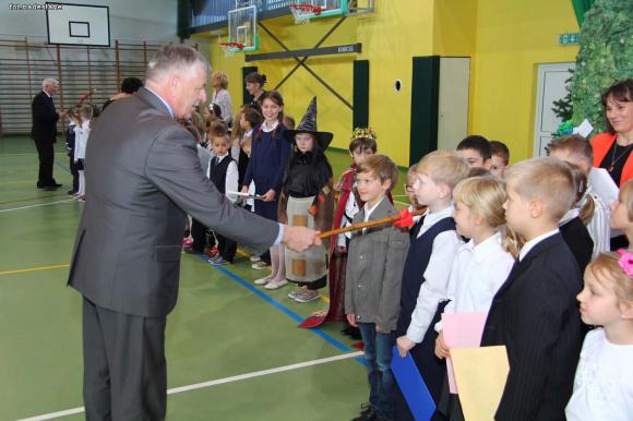 Uczniowie pierwszych klas uroczyście ślubowali