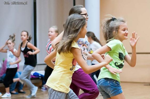 Nieprawda, że w Kutnie jest nudno: po radość i zgrabne ciało na zajęcia taneczne