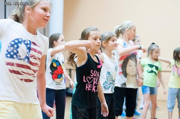 Nieprawda, że w Kutnie jest nudno: po radość i zgrabne ciało na zajęcia taneczne