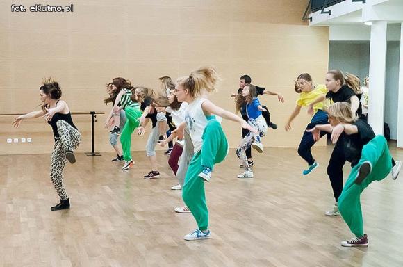 Nieprawda, że w Kutnie jest nudno: po radość i zgrabne ciało na zajęcia taneczne