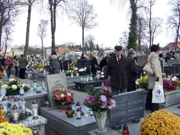 Oddajemy cześć zmarłym. TPZK odnowi pomnik Chlewickich