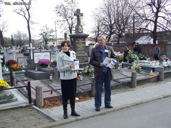 Oddajemy cześć zmarłym. TPZK odnowi pomnik Chlewickich