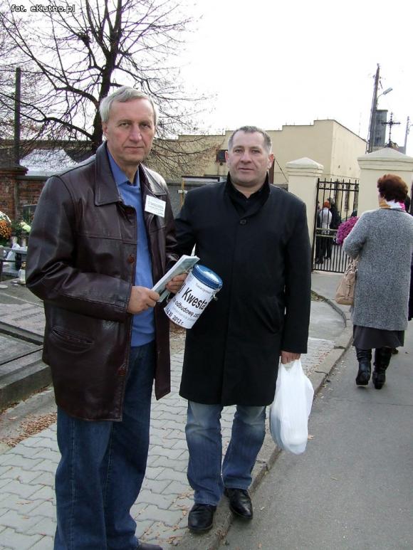 Oddajemy cześć zmarłym. TPZK odnowi pomnik Chlewickich