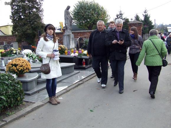 Oddajemy cześć zmarłym. TPZK odnowi pomnik Chlewickich