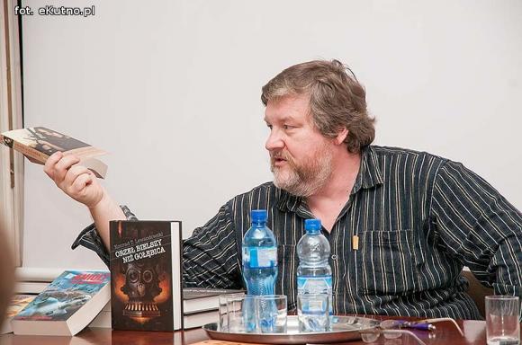 Orzeł bielszy niż gołębica. Polecamy książkę Lewandowskiego