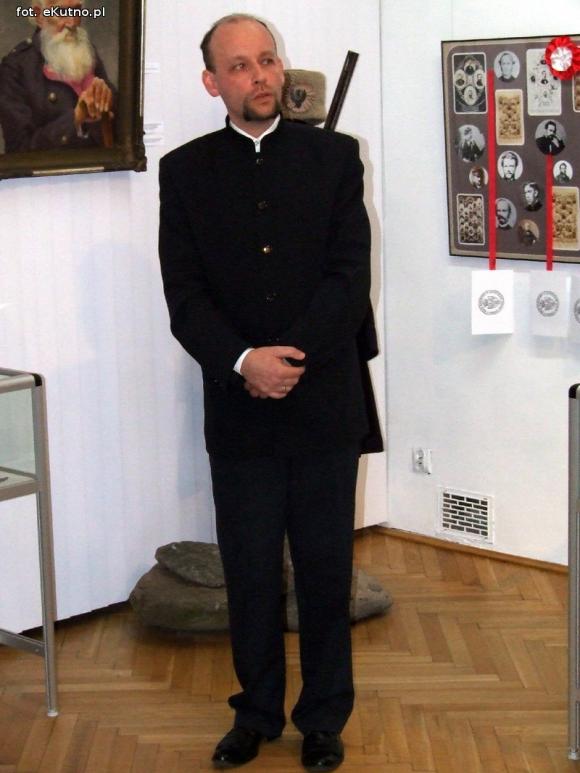 Suknia, okowy, broń i dokumenty, niemi świadkowie polskiej historii