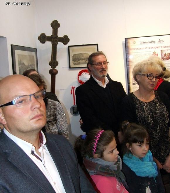 Suknia, okowy, broń i dokumenty, niemi świadkowie polskiej historii