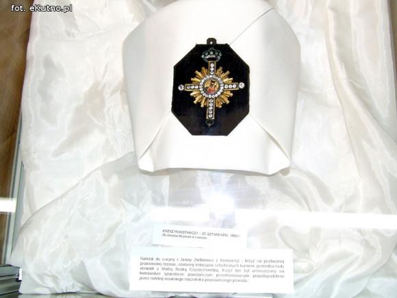 Suknia, okowy, broń i dokumenty, niemi świadkowie polskiej historii