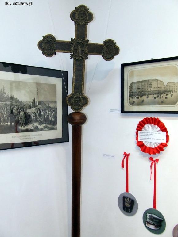 Suknia, okowy, broń i dokumenty, niemi świadkowie polskiej historii