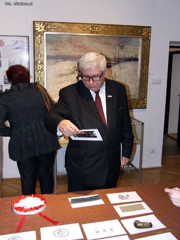 Suknia, okowy, broń i dokumenty, niemi świadkowie polskiej historii