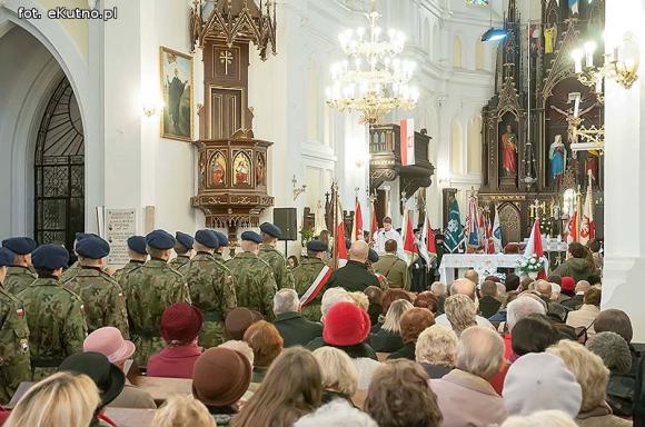 Dzień wcześniej w Kutnie mieszkańcy świętowali niepodległość