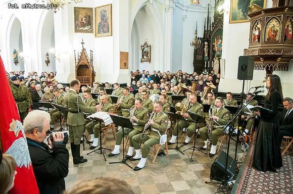 Dzień wcześniej w Kutnie mieszkańcy świętowali niepodległość