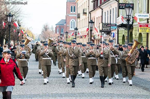 Dzień wcześniej w Kutnie mieszkańcy świętowali niepodległość