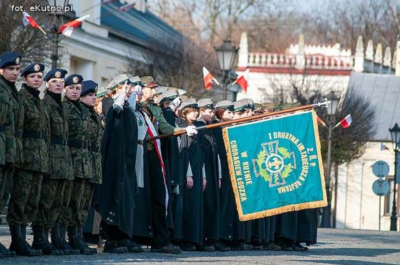 Dzień wcześniej w Kutnie mieszkańcy świętowali niepodległość