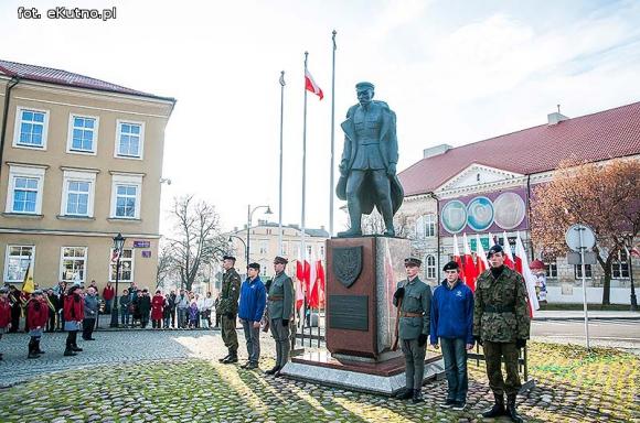 Dzień wcześniej w Kutnie mieszkańcy świętowali niepodległość
