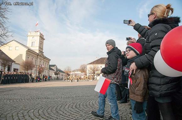 Dzień wcześniej w Kutnie mieszkańcy świętowali niepodległość