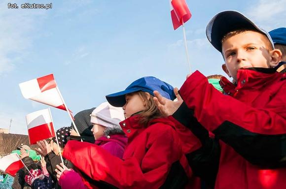 Dzień wcześniej w Kutnie mieszkańcy świętowali niepodległość