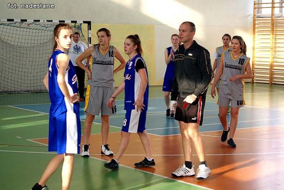 Piłka ręczna: Dziewczęta ze Staszica najlepsze