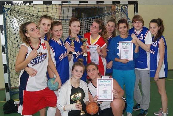 Piłka ręczna: Dziewczęta ze Staszica najlepsze