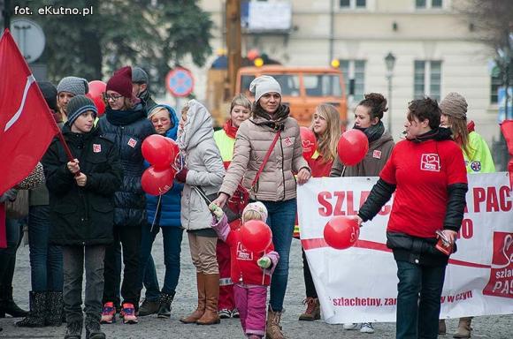 Szlachetna Paczka otworzyła bazę. Wybierz rodzinę, której dasz prezent