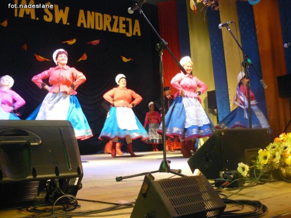 Zespół Pieśni i Tańca Ziemi Kutnowskiej z koszem nagród wraca z Pomorza