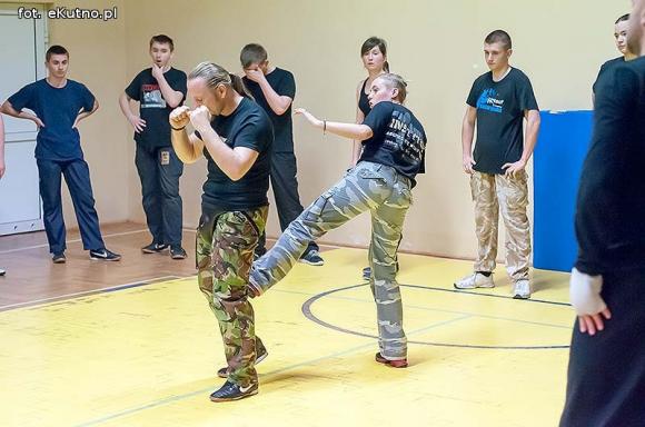Nieprawda, że w Kutnie jest nudno: samoobrona dla każdego