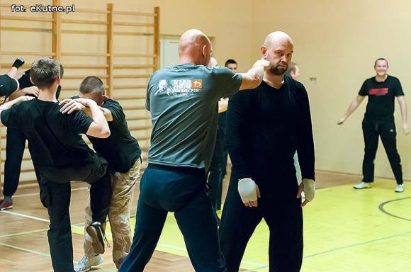 Nieprawda, że w Kutnie jest nudno: samoobrona dla każdego